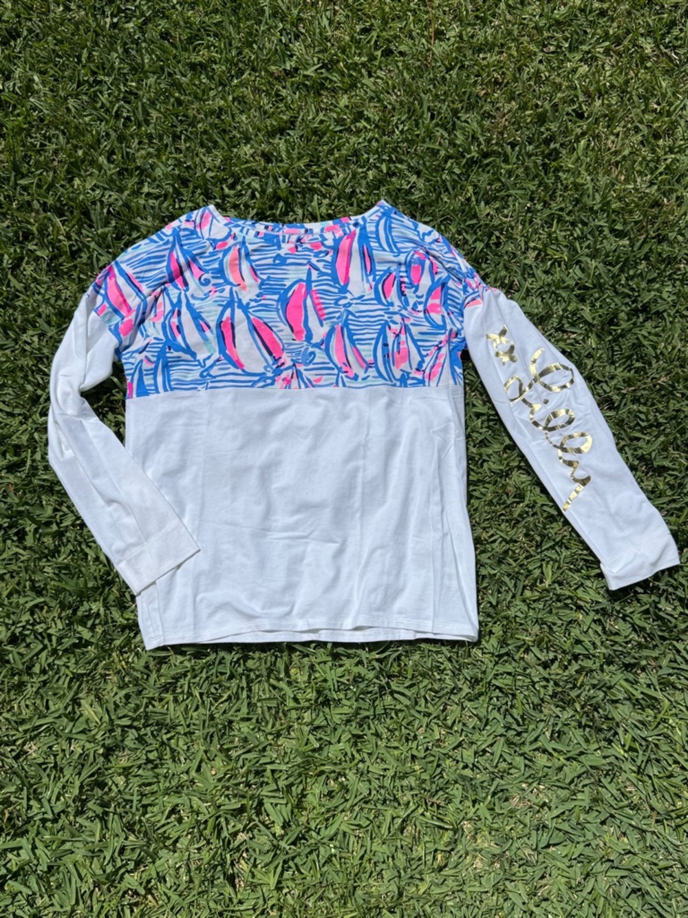 NWOT Lilly RRR Finn top